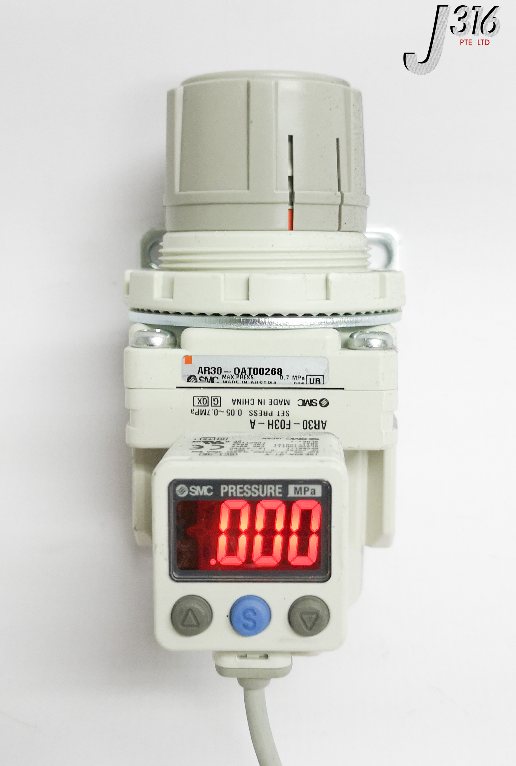 オーダー受付⑤ 18457 SMC PRESSURE REGULATOR SPL W/ ISE40A-01-V & AR30-OAT00268
